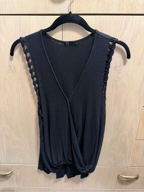 Marc New York (M/C) Black Sleeveless Twist-Front Top size small